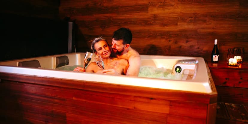 120 minut v privátním wellness pro dva: infrasauna, vířivka i lahev sektu